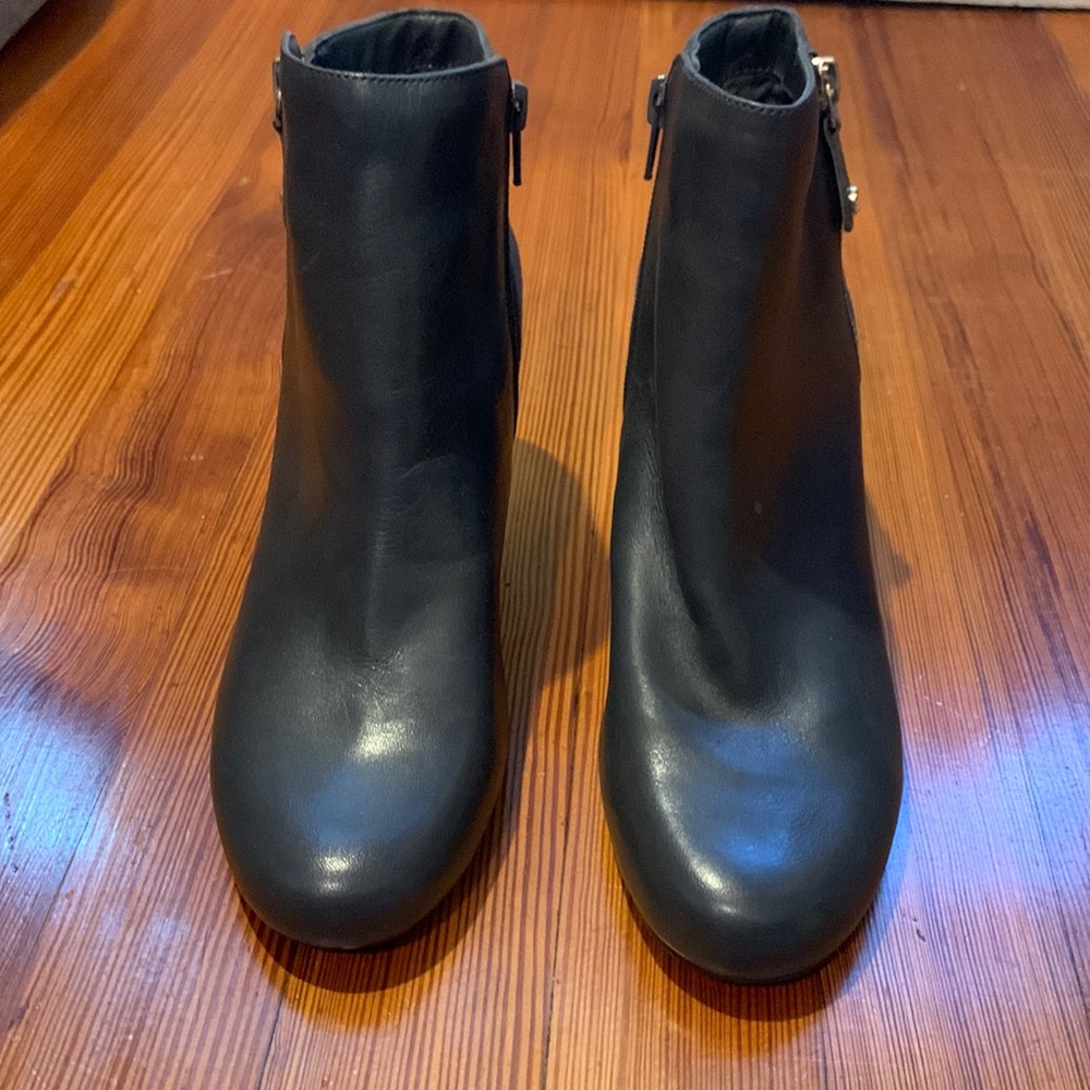 Dark blue leather booties with suede heel and wedge